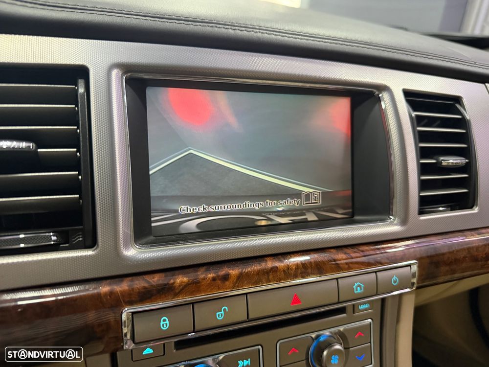 Jaguar XF 2.7 V6 Premium Luxury - 33