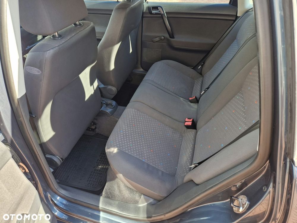 Volkswagen Polo - 13
