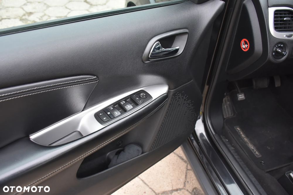 Fiat Freemont 2.0 Multijet 16V DPF Automatik Allrad Black Code - 14