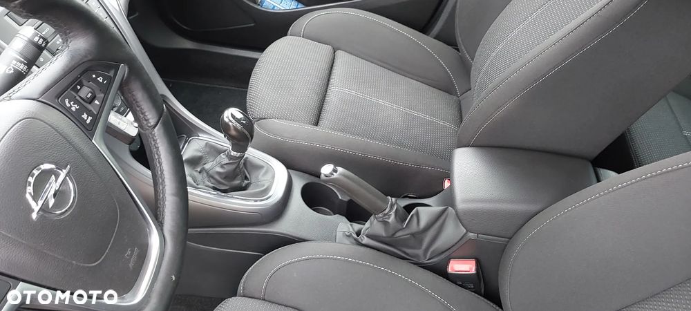 Opel Astra 1.4 Turbo Sport - 25