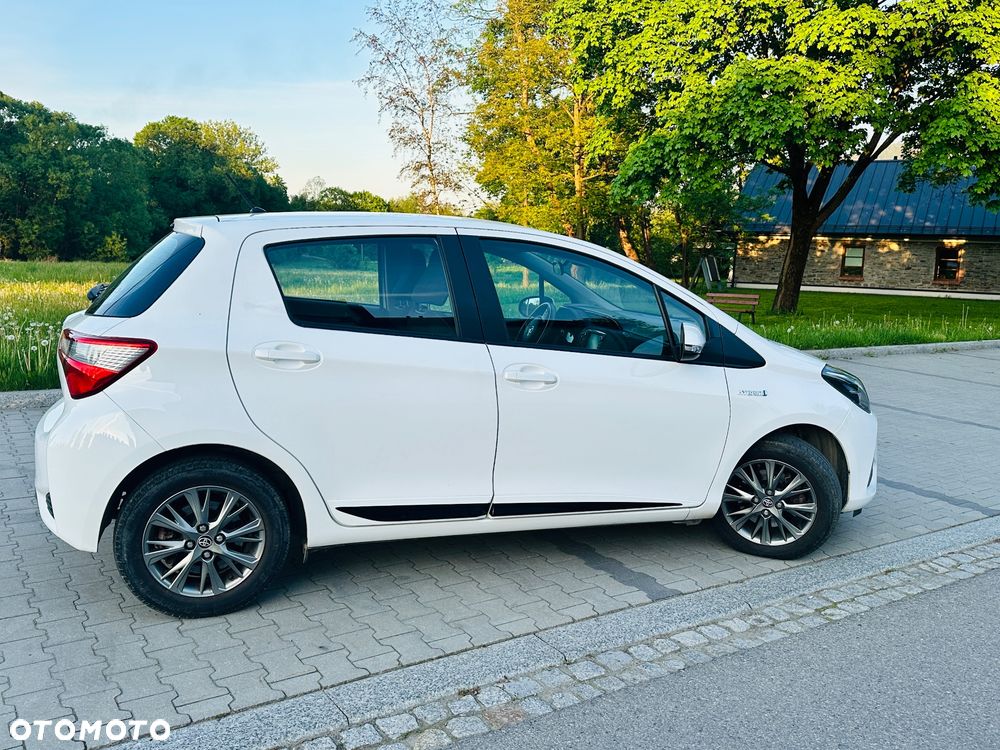 Toyota Yaris Hybrid 100 Premium EU6 - 9