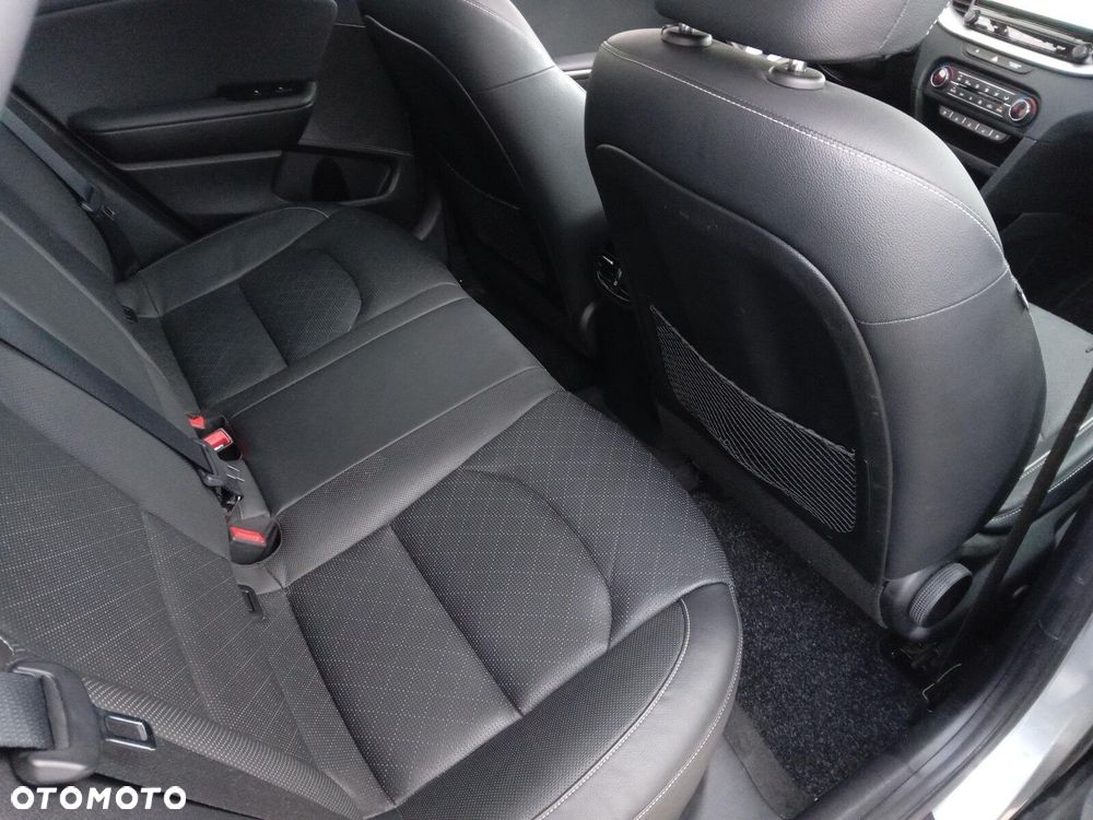 Kia XCeed 1.4 T-GDI L Business Line DCT - 32