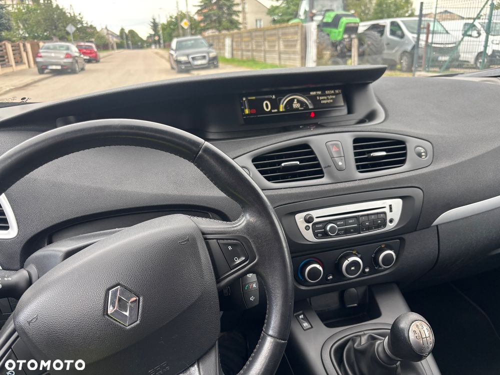 Renault Scenic 1.5 dCi Life - 11