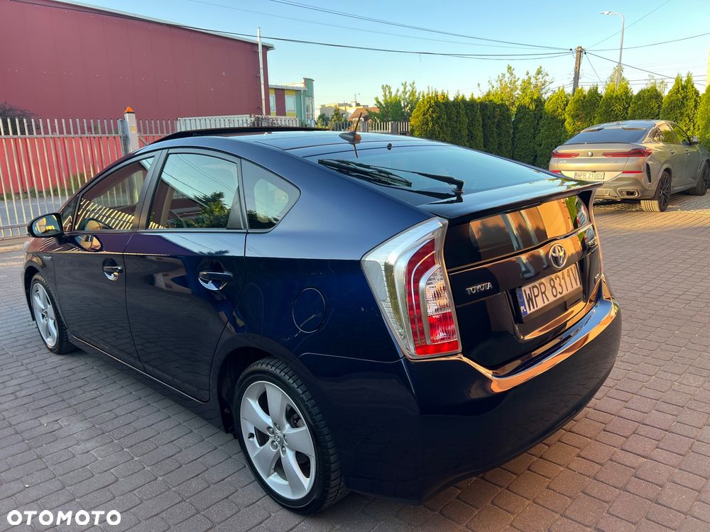 Toyota Prius (Hybrid) Executive - 5