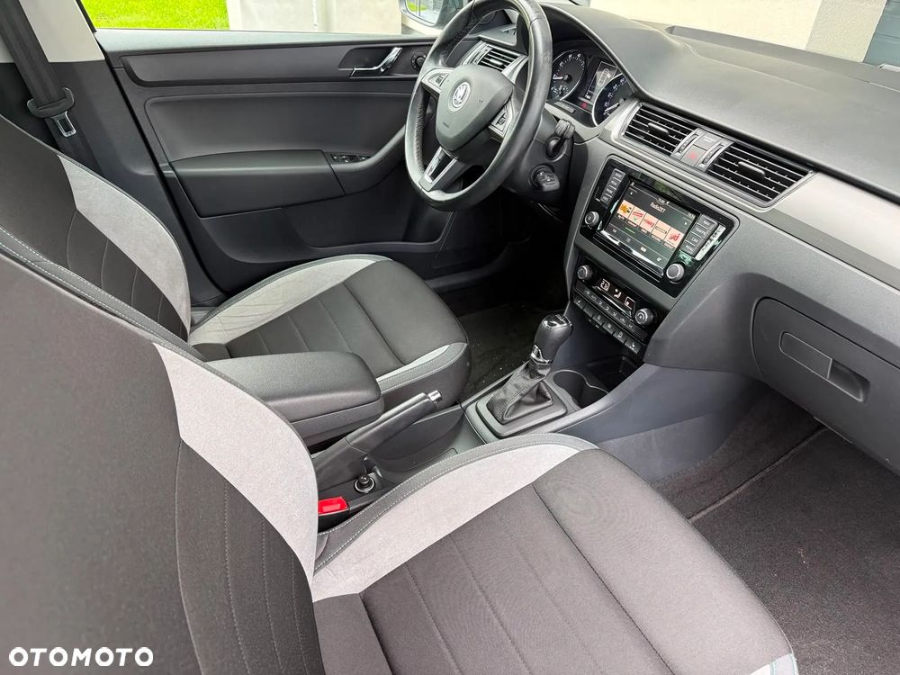 Skoda RAPID 1.4 TSI Joy DSG - 17
