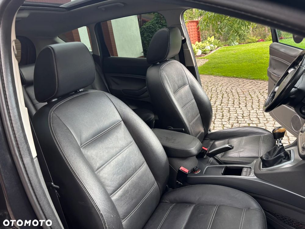 Ford Kuga 2.0 TDCi 4x4 Titanium - 12
