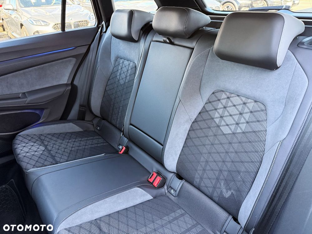 Volkswagen Golf 1.5 eTSI mHEV R-Line DSG - 28