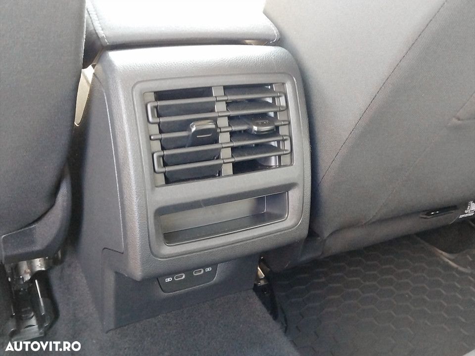 Volkswagen Golf 2.0 TDI Life - 24