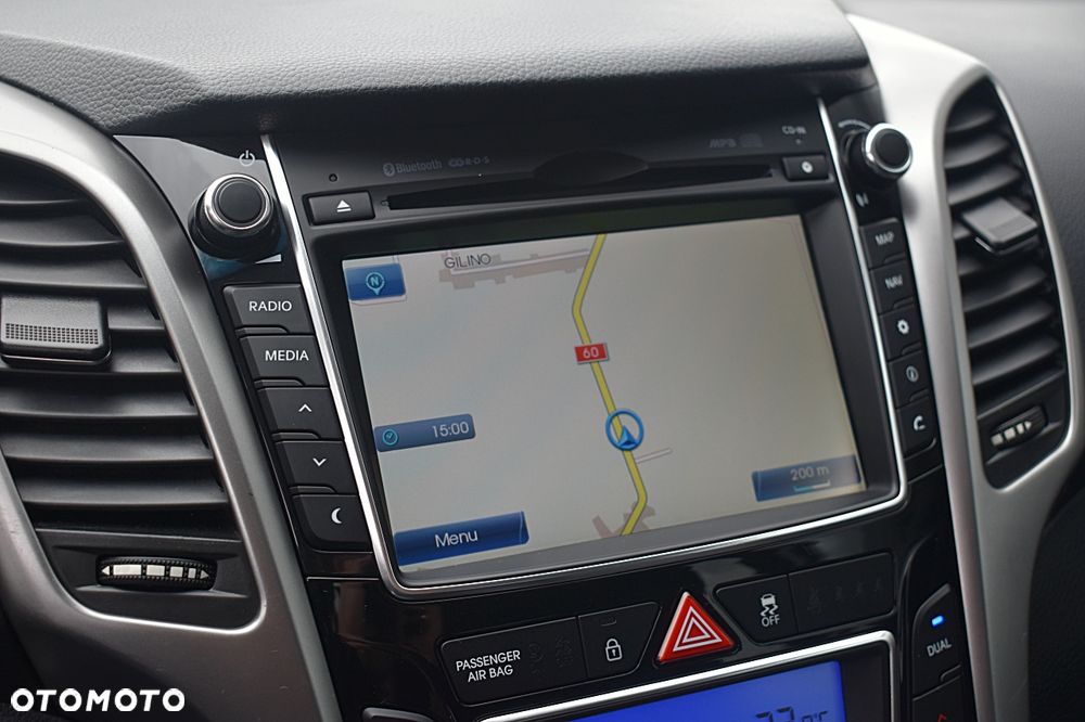 Hyundai i30 i30cw 1.6 CRDi Fifa World Cup Edition - 23