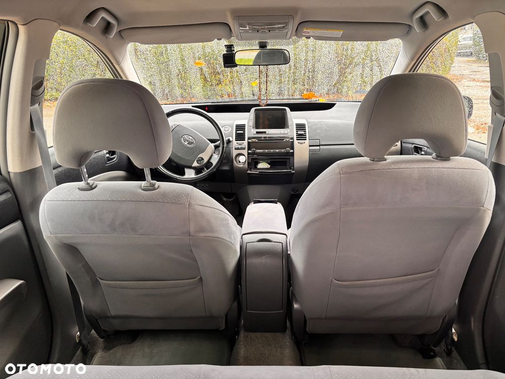 Toyota Prius - 17