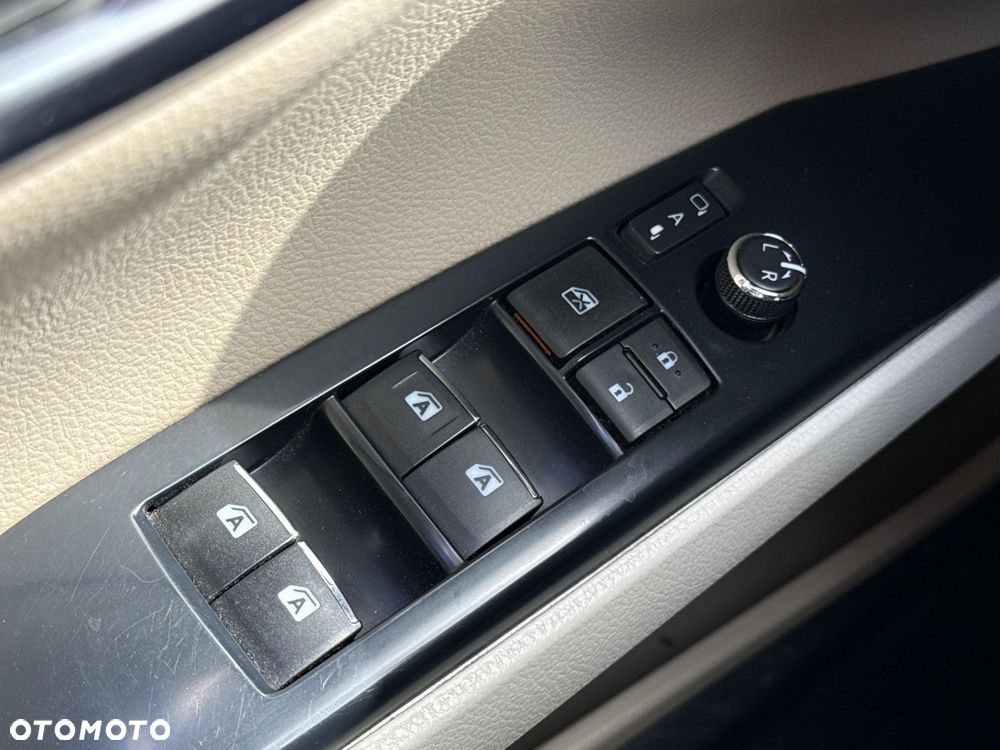 Toyota Camry 2.5 Hybrid Executive CVT - 18