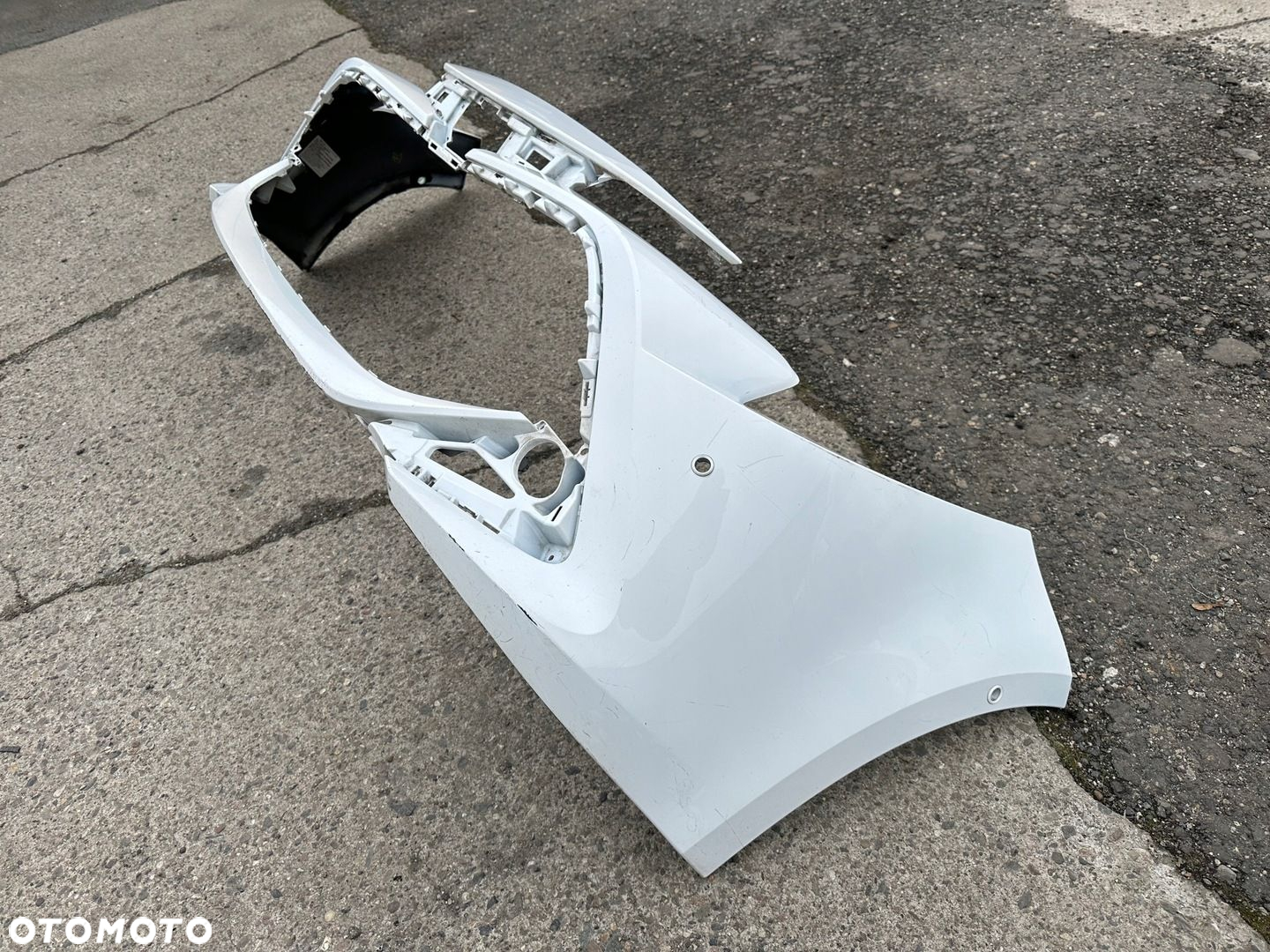 Zderzak przód Toyota Corolla E21 Lift HB Kombi 23- - 3
