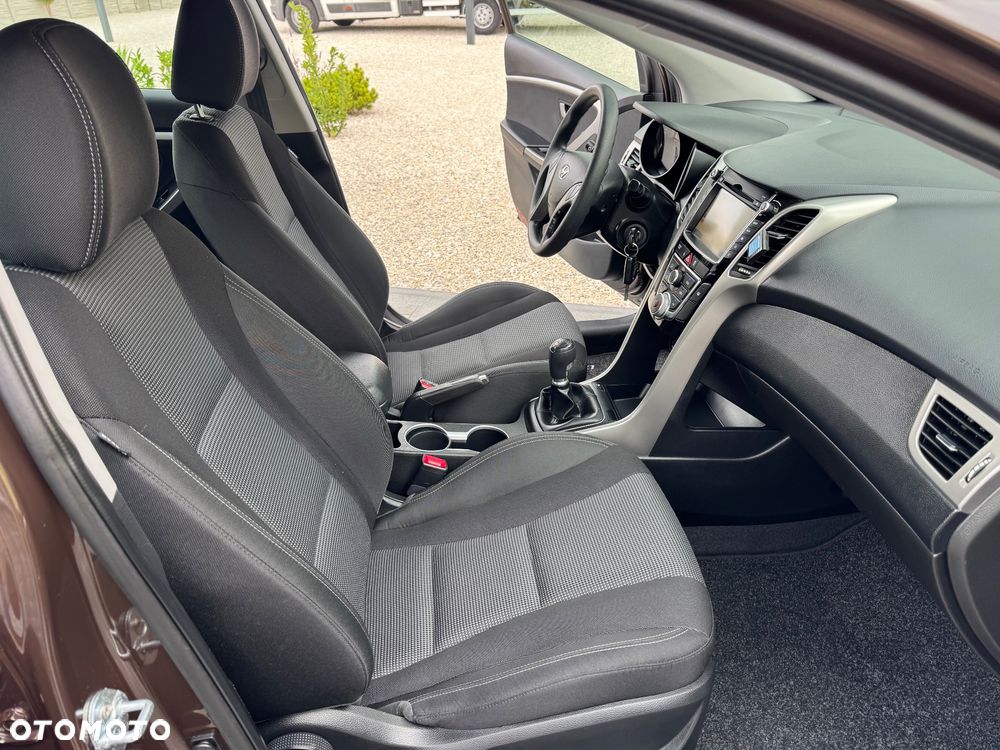 Hyundai i30 blue 1.4 Style - 33
