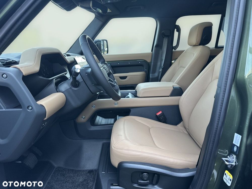 Land Rover Defender - 11