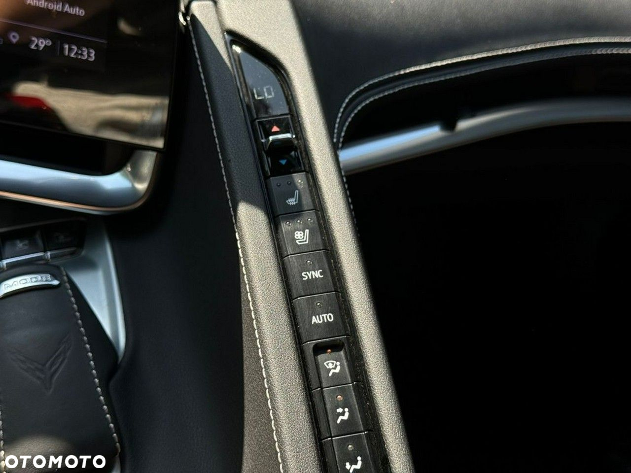 Chevrolet Corvette - 36