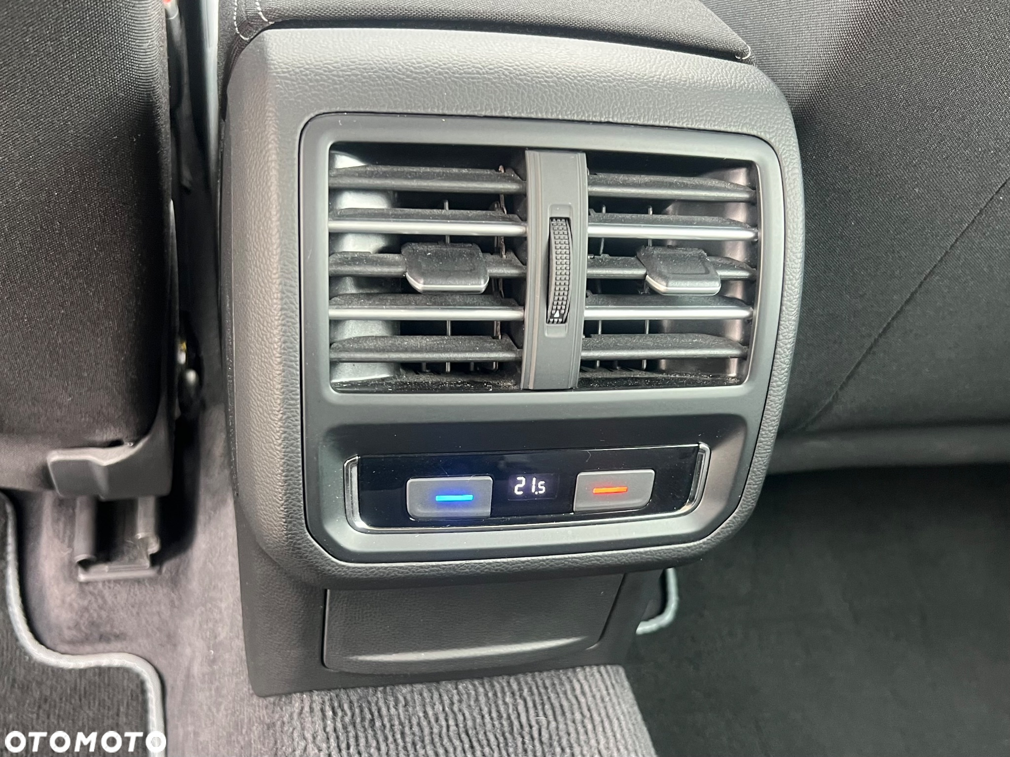 Volkswagen Passat - 24