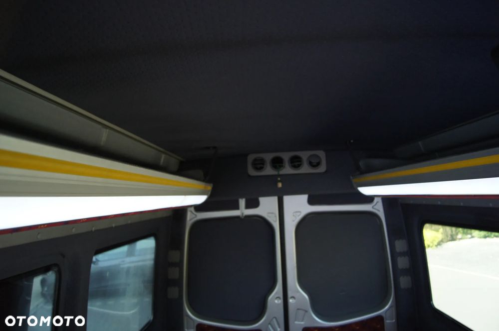 Mercedes-Benz Sprinter - 12