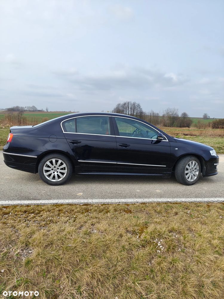 Volkswagen Passat 2.0 TDI Perfectline R-Style - 14