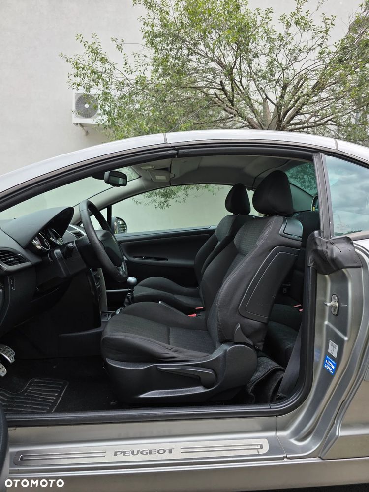 Peugeot 207 CC 1.6 Intense - 13