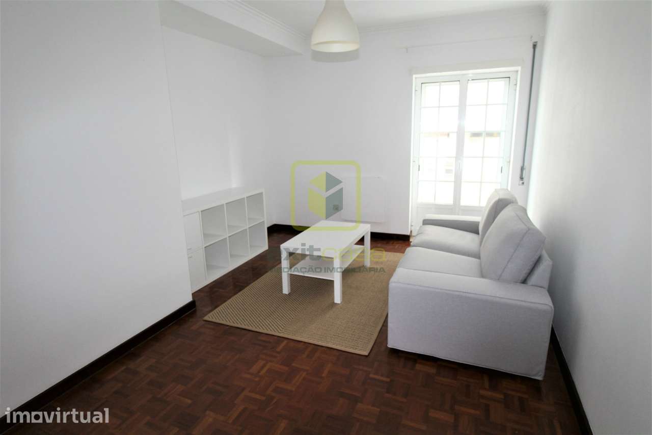 Apartamento T2 Equipado e Mobilado para Arrendamento - Grande imagem: 2/17