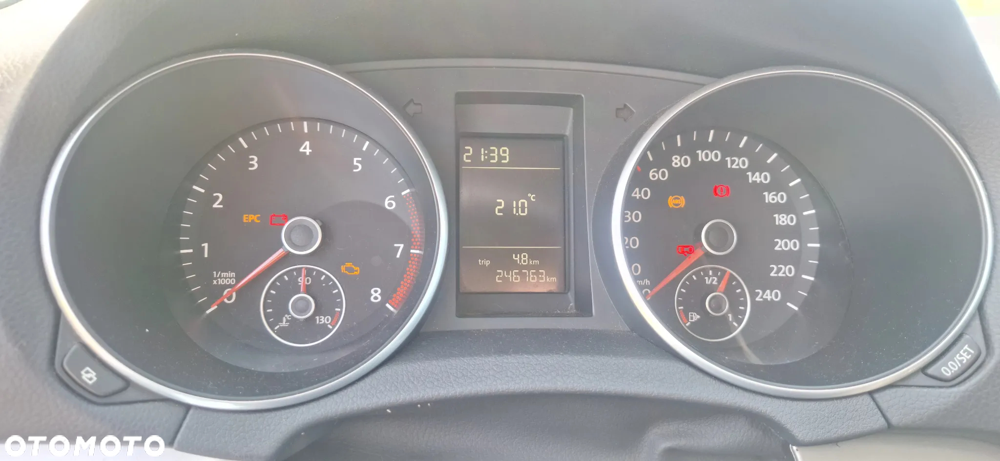 Volkswagen Golf - 2