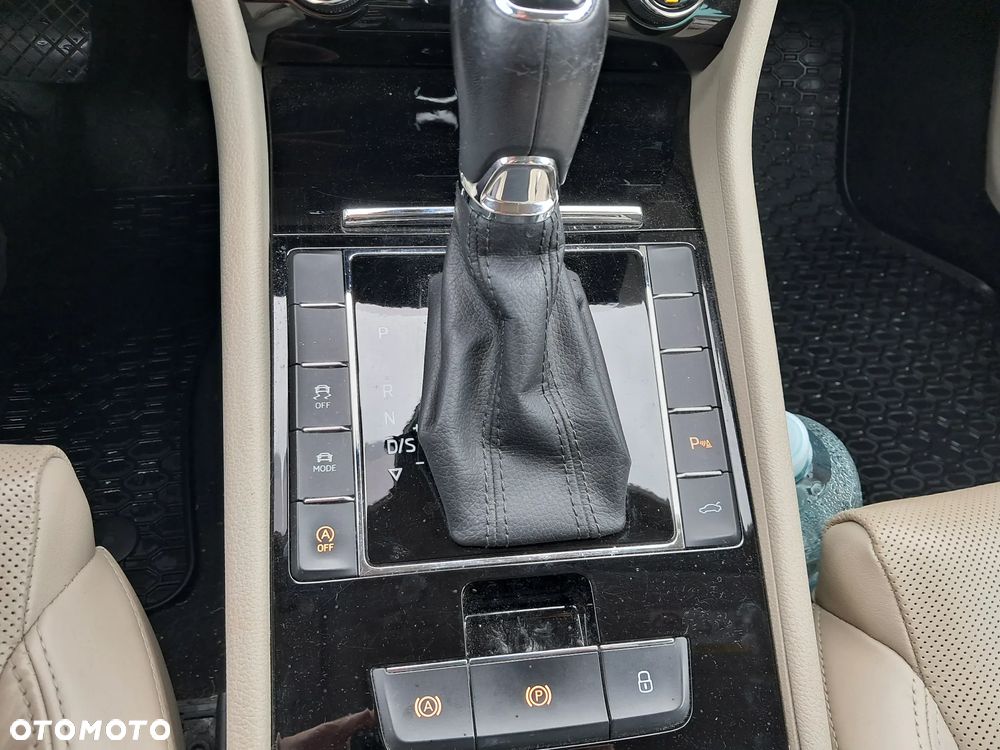Skoda Superb 2.0 TDI 4x4 L&K DSG - 26