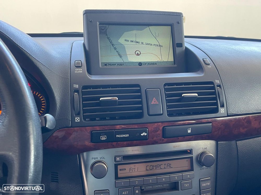 Toyota Avensis SW 2.0 D-4D Executive - 11