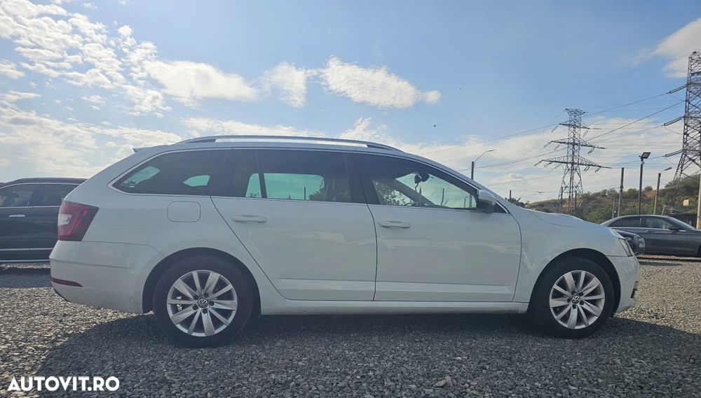Skoda Octavia 2.0 TDI DSG 4X4 Style - 6