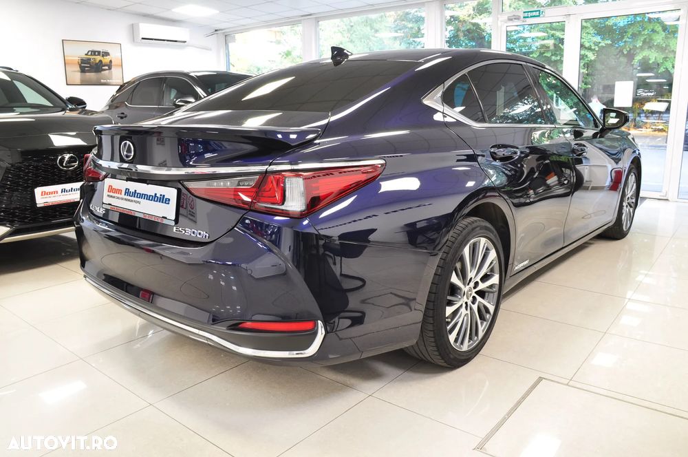 Lexus Seria ES 300h 2.5 TNGA HV 25H- 4X2 CVT Luxury Tech - 3