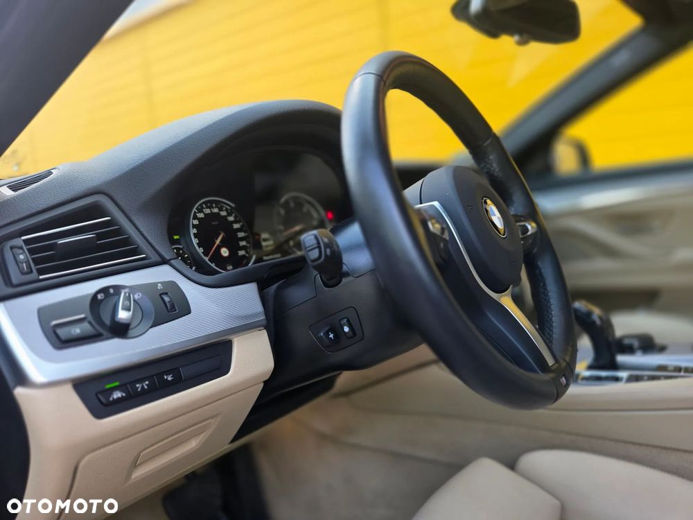 BMW Seria 5 M550d xDrive - 25
