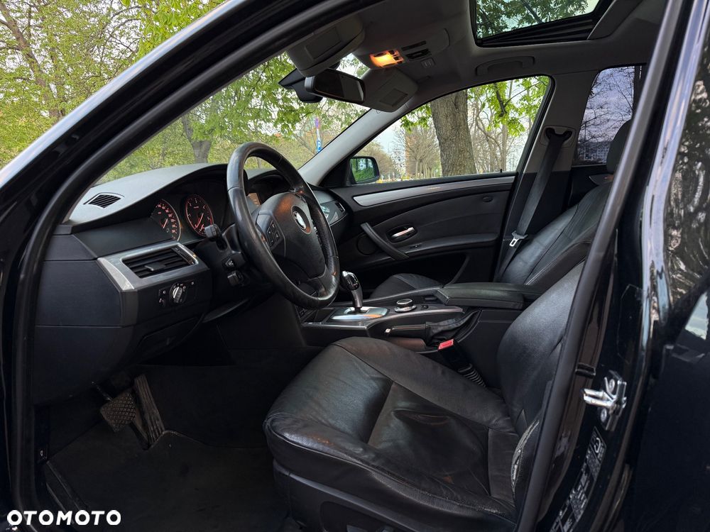 BMW Seria 5 525d Edition Exclusive - 18