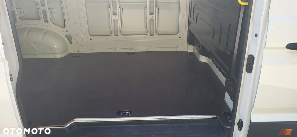 Volkswagen Crafter - 12