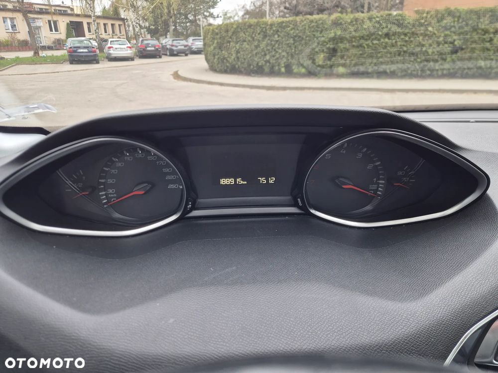 Peugeot 308 125 THP Active - 11