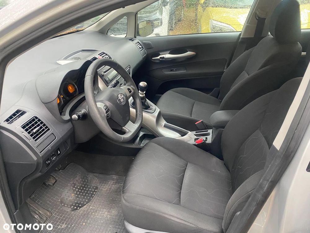 Toyota Auris 1.4 D-4D Luna - 3