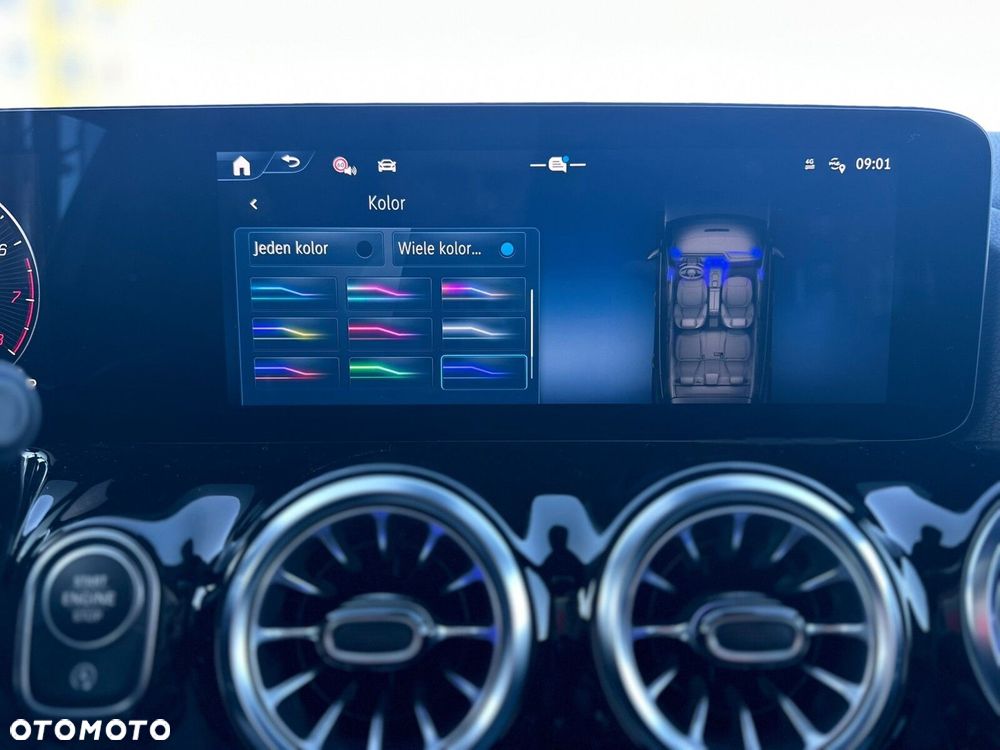 Mercedes-Benz GLA - 24