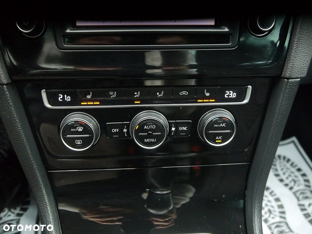 Volkswagen Golf - 29