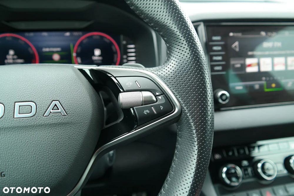 Skoda Karoq 1.5 TSI ACT Sportline DSG - 18