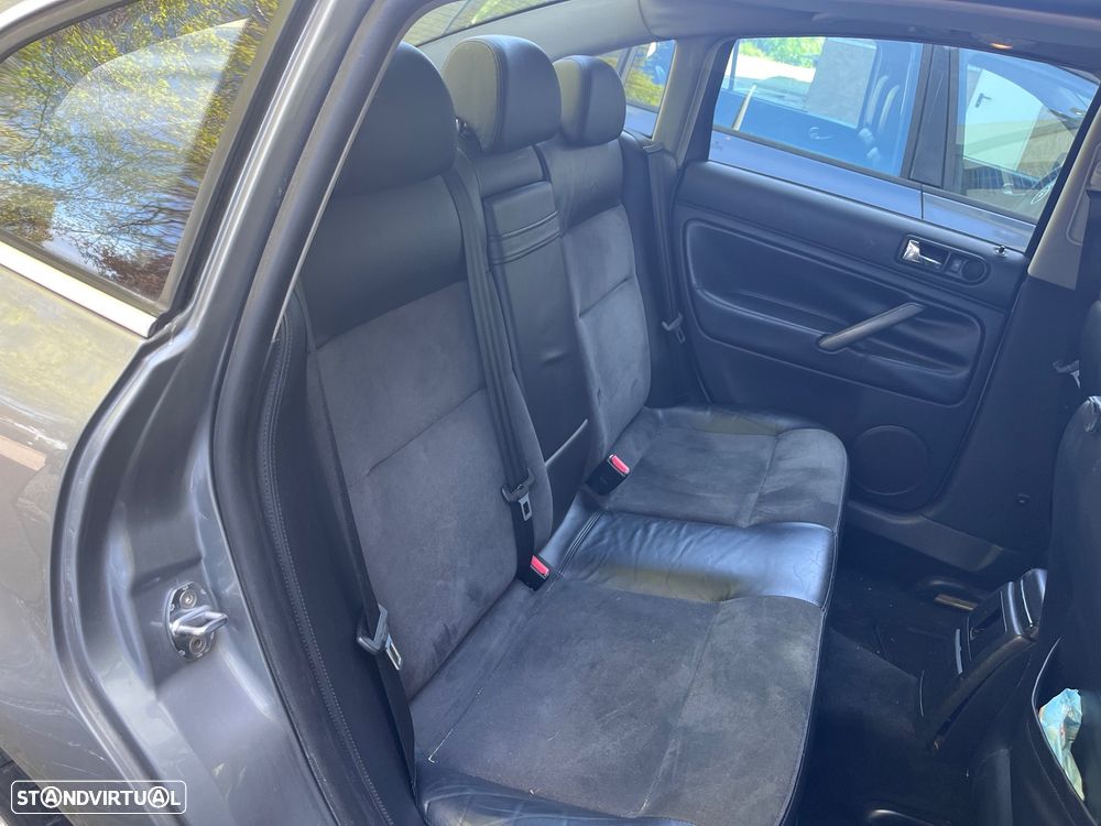 VW Passat 1.9 TDi Confortline - 6