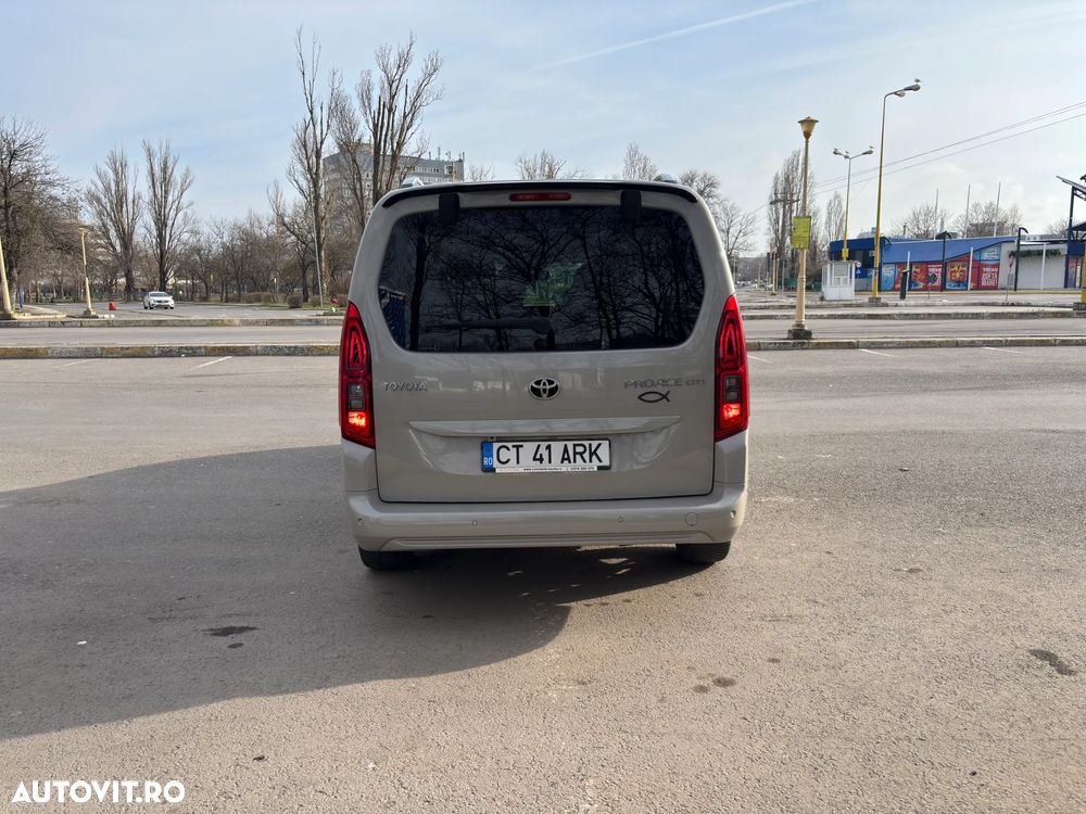 Toyota Proace 1.2 130CP 8AT 6+1 L2H1 Family+ - 3