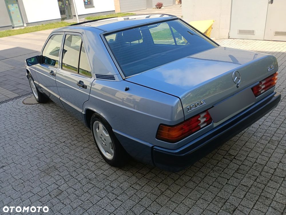 Mercedes-Benz W201 (190) - 4