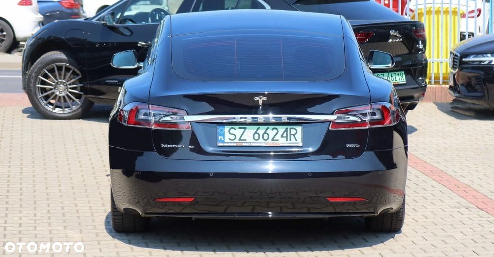 Tesla Model S Dual Motor Allradantrieb - 8