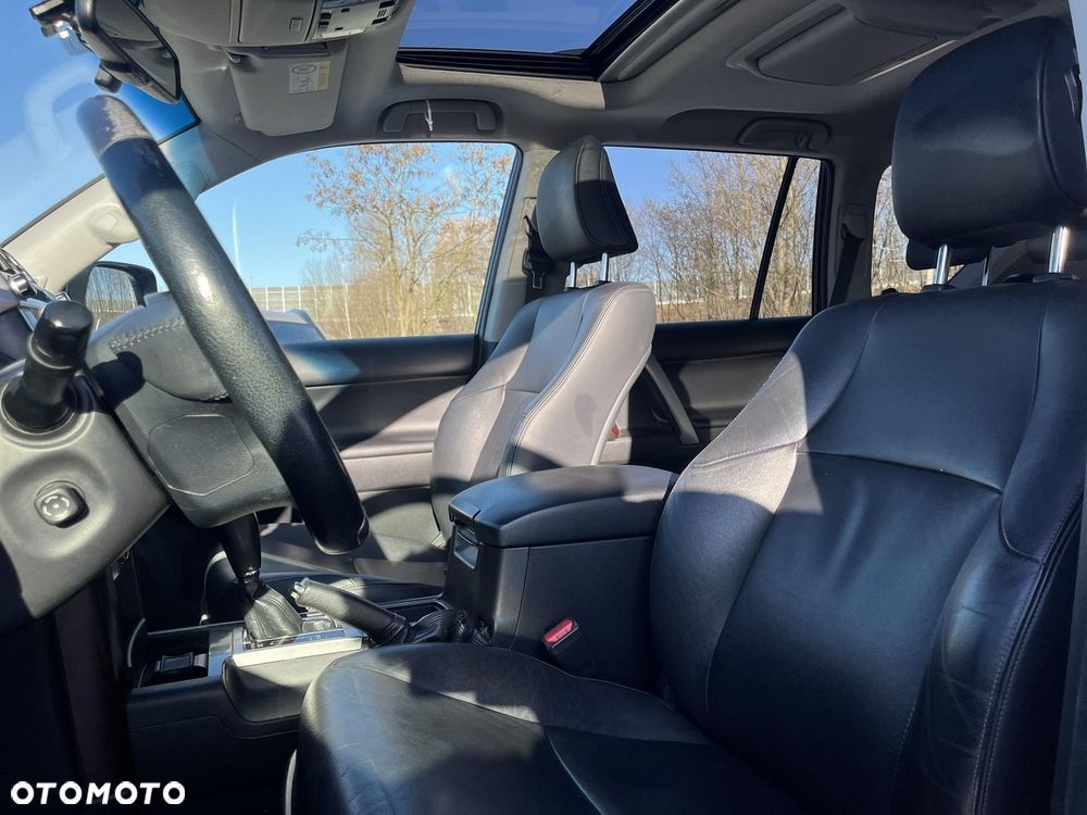 Toyota Land Cruiser LC 2.8 D-4D Invincible - 24