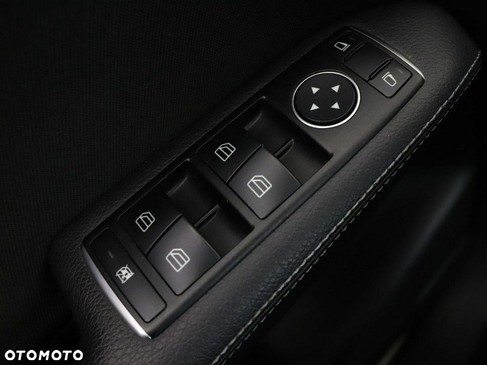 Mercedes-Benz Klasa B 180 Style - 32