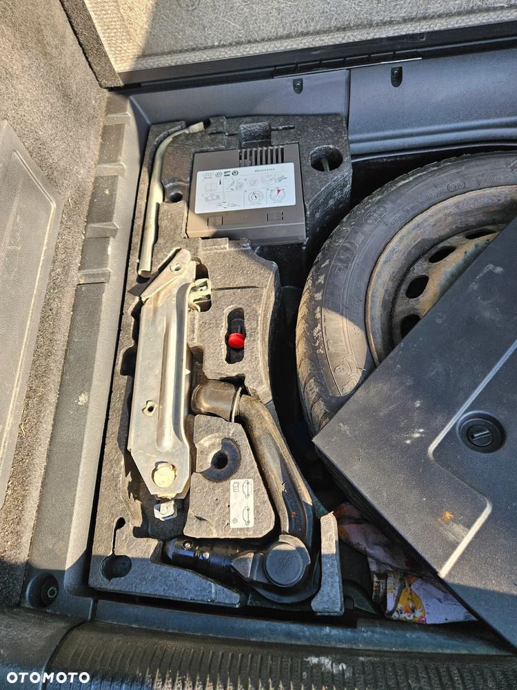 Volkswagen Passat 2.0 TDI DPF Comfortline - 32