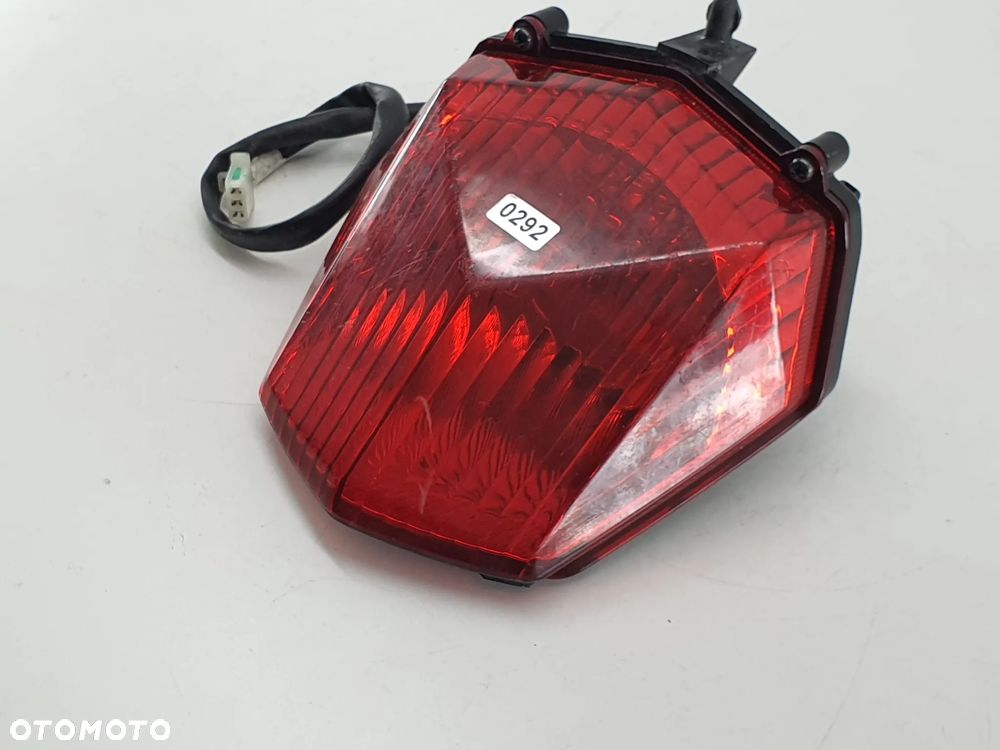 HONDA CB 125 JC64 LAMPA TYLNA TYŁ - 4