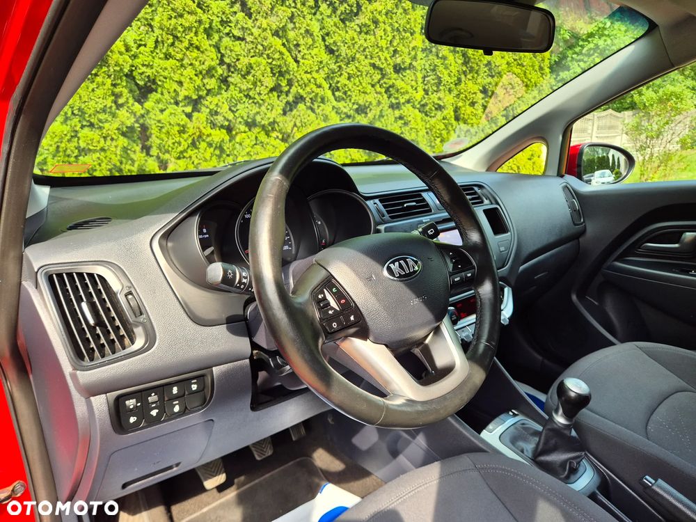 Kia Rio 1.2 Dream Team Edition - 30