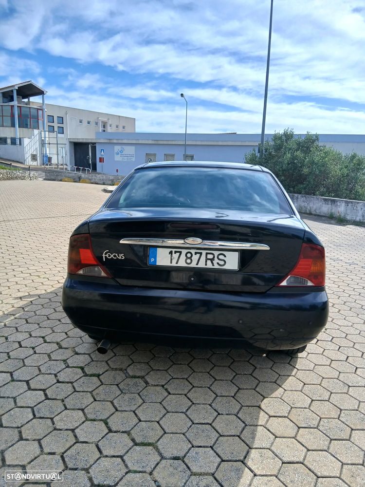 Ford Focus 1.8 TDdi Ghia - 9