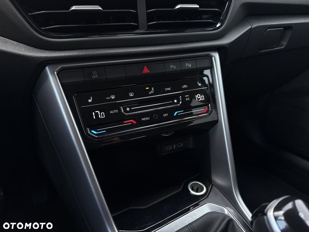 Volkswagen T-Roc - 19