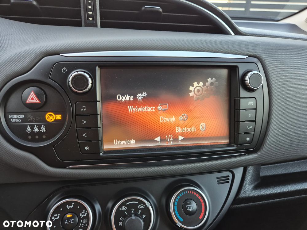 Toyota Yaris 1.33 VVT-i Lounge - 23