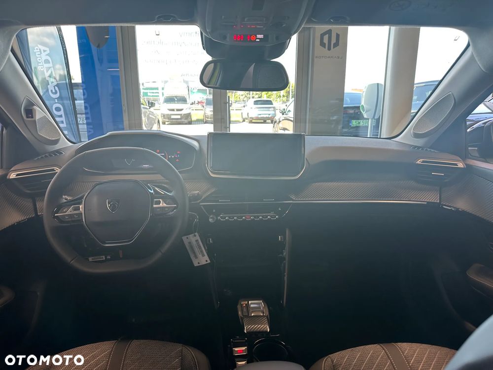 Peugeot 208 - 15